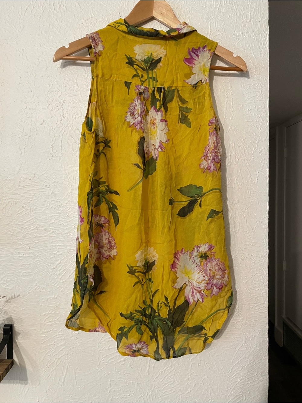 Anthropologie Mustard Yellow Floral Duchess Sleeveless Buttondown Top Size 6 - Picture 4 of 7